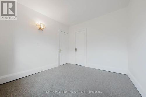 18 Greyton Crescent, Toronto, ON - Indoor Photo Showing Other Room