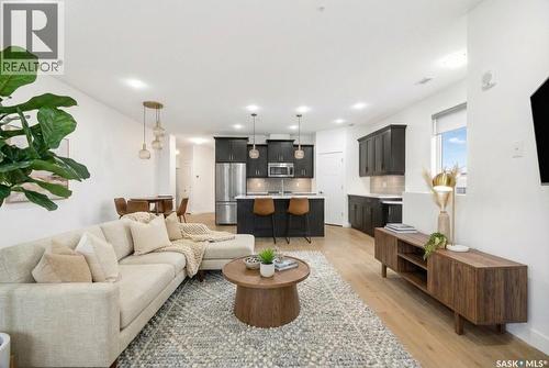 607 2055 Rose Street, Regina, SK - Indoor Photo Showing Living Room