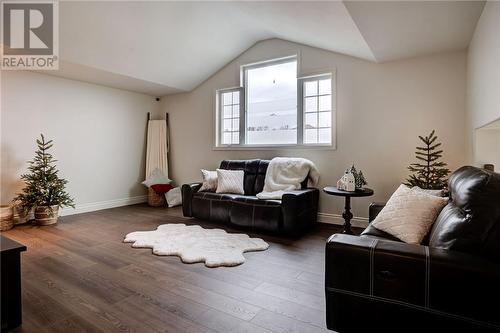 130 Bayside Crescent, Sudbury, ON - Indoor Photo Showing Living Room