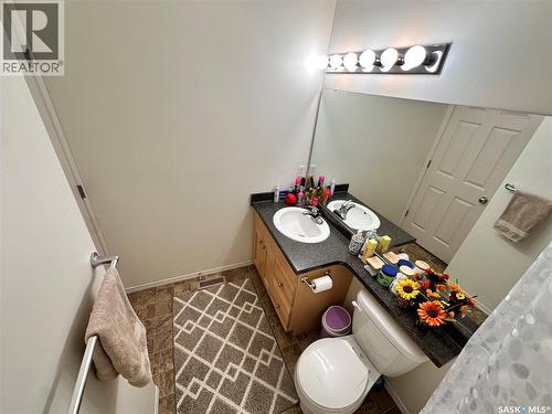 19 2751 Windsor Park Road, Regina, SK - Indoor Photo Showing Bathroom