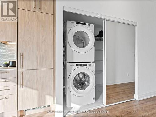 215 - 286 Main Street, Toronto, ON - Indoor Photo Showing Laundry Room