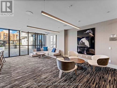 215 - 286 Main Street, Toronto, ON - Indoor