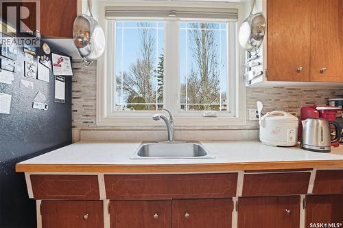 249 Pasqua Street N, Regina, SK - Indoor Photo Showing Kitchen