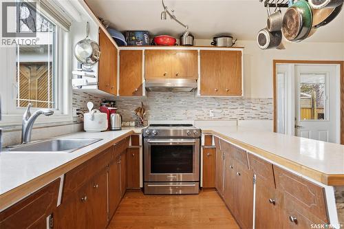 249 Pasqua Street N, Regina, SK - Indoor Photo Showing Kitchen