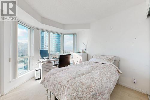 #2002 - 11 Lee Centre Drive, Toronto, ON - Indoor Photo Showing Bedroom