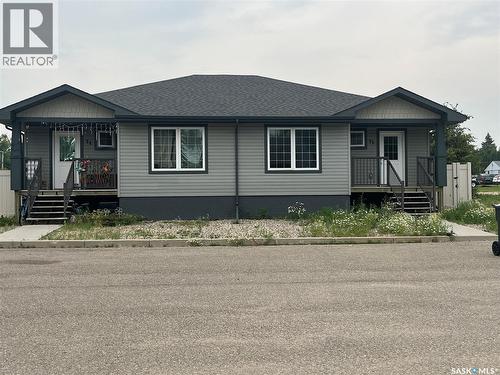 29 72 Cameron Way, Yorkton, SK - Outdoor With Facade