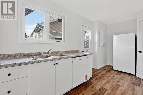 524 Main Road, Whitbourne, NL - Indoor Photo Showing Kitchen With Double Sink