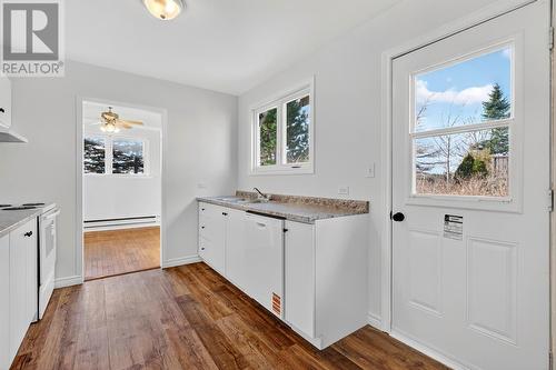 524 Main Road, Whitbourne, NL - Indoor Photo Showing Kitchen With Double Sink
