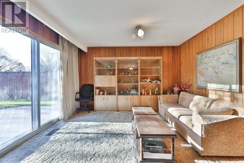 2288 Hensall Street, Mississauga, ON - Indoor Photo Showing Living Room