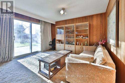 2288 Hensall Street, Mississauga, ON - Indoor Photo Showing Living Room