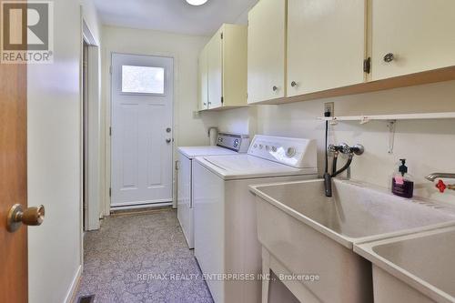 2288 Hensall Street, Mississauga, ON - Indoor Photo Showing Laundry Room