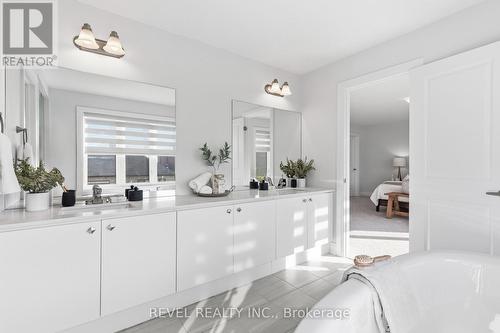 13 Corley Street, Kawartha Lakes (Lindsay), ON - Indoor Photo Showing Bathroom