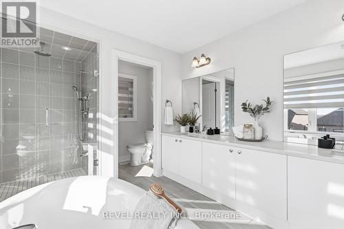 13 Corley Street, Kawartha Lakes (Lindsay), ON - Indoor Photo Showing Bathroom