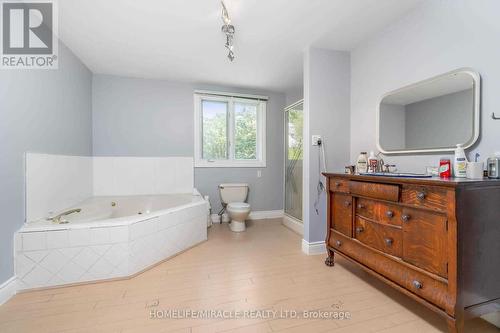 5607 Tenth Line, Erin, ON - Indoor Photo Showing Bathroom