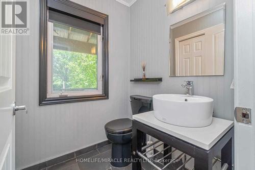 5607 Tenth Line, Erin, ON - Indoor Photo Showing Bathroom