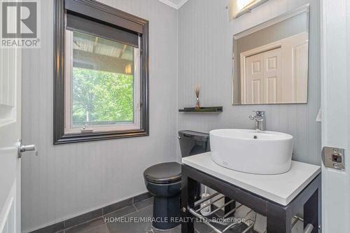 5607 Tenth Line, Erin, ON - Indoor Photo Showing Bathroom