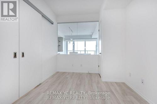 5104 - 197 Yonge Street, Toronto, ON - Indoor Photo Showing Other Room