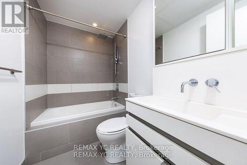 5104 - 197 Yonge Street, Toronto, ON - Indoor Photo Showing Bathroom