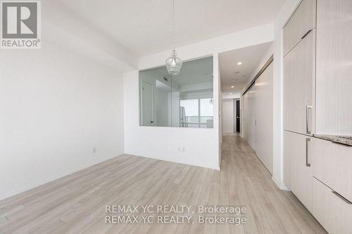 5104 - 197 Yonge Street, Toronto, ON - Indoor Photo Showing Other Room