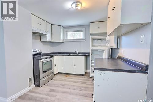 586 5Th Street E, Prince Albert, SK - Indoor Photo Showing Kitchen With Double Sink