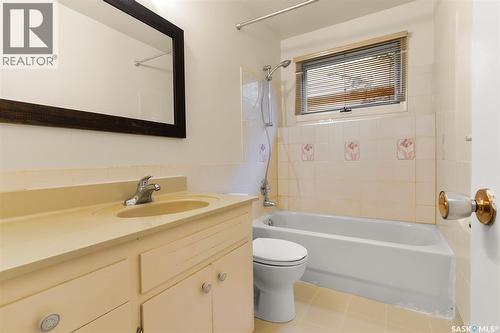 1536 Uhrich Avenue, Regina, SK - Indoor Photo Showing Bathroom