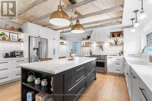 93 Concession Street, Newmarket, ON - Indoor Photo Showing Kitchen With Upgraded Kitchen
