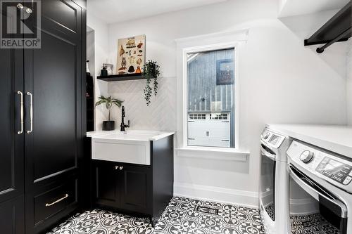 93 Concession Street, Newmarket, ON - Indoor Photo Showing Laundry Room