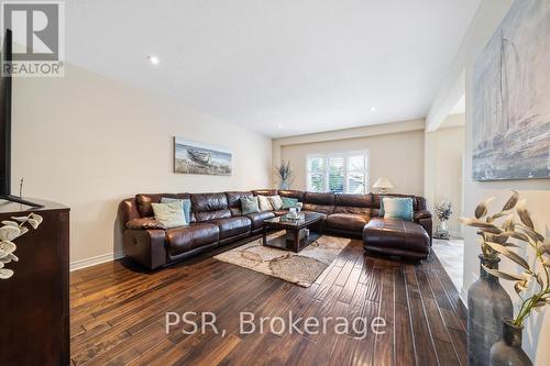 514 Old Mud Street, Hamilton, ON - Indoor Photo Showing Living Room