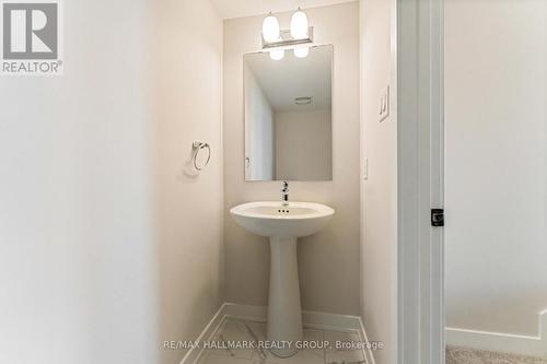 757 Kinstead Private, Ottawa, ON - Indoor Photo Showing Bathroom