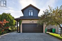 168 KINGSBRIDGE GARDEN CIRCLE  Mississauga, ON L5R 1T5