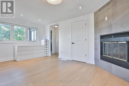 168 Kingsbridge Garden Circle, Mississauga, ON - Indoor Photo Showing Other Room