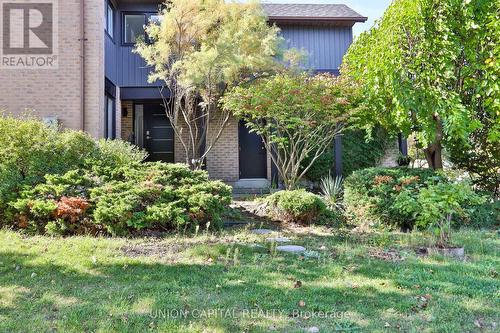 168 Kingsbridge Garden Circle, Mississauga, ON - Outdoor