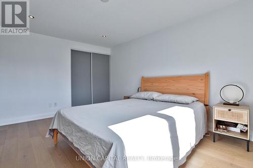 168 Kingsbridge Garden Circle, Mississauga, ON - Indoor Photo Showing Bedroom