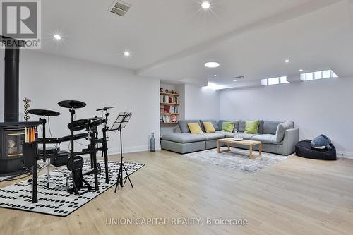 168 Kingsbridge Garden Circle, Mississauga, ON - Indoor