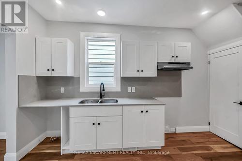 193 Glendale Avenue N, Hamilton, ON - Indoor Photo Showing Kitchen With Double Sink