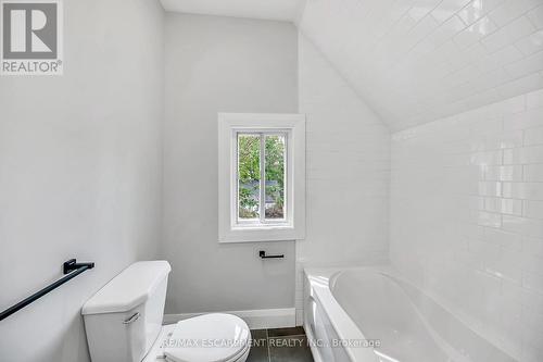 193 Glendale Avenue N, Hamilton, ON - Indoor Photo Showing Bathroom