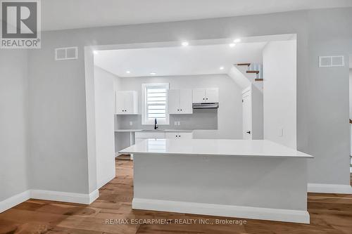 193 Glendale Avenue N, Hamilton, ON - Indoor Photo Showing Kitchen