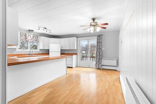 Dining room - 11 Rue L'Écuyer, Mansfield-Et-Pontefract, QC - Indoor Photo Showing Kitchen