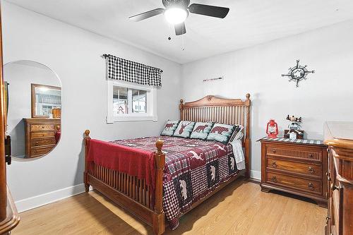Primary bedroom - 58 Av. Victoria, Shawville, QC - Indoor Photo Showing Bedroom