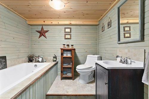 Salle de bains - 58 Av. Victoria, Shawville, QC - Indoor Photo Showing Bathroom
