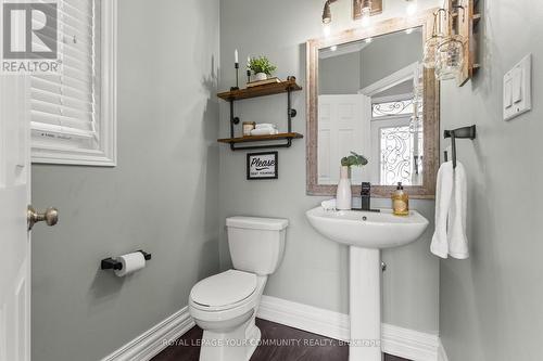 27 Mccabe Lane, New Tecumseth, ON - Indoor Photo Showing Bathroom
