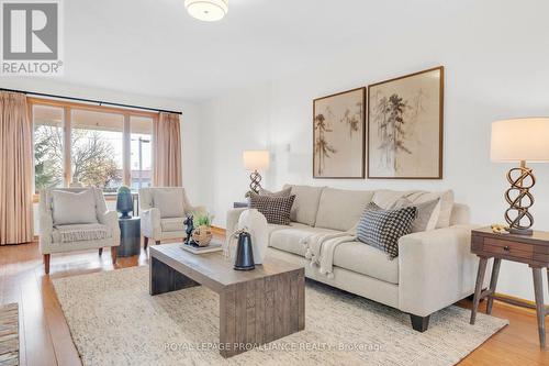 74 Bay Street, Quinte West (Trenton Ward), ON - Indoor Photo Showing Living Room