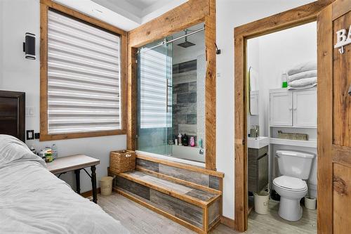 36012 28N Road, Steinbach, MB - Indoor Photo Showing Bathroom