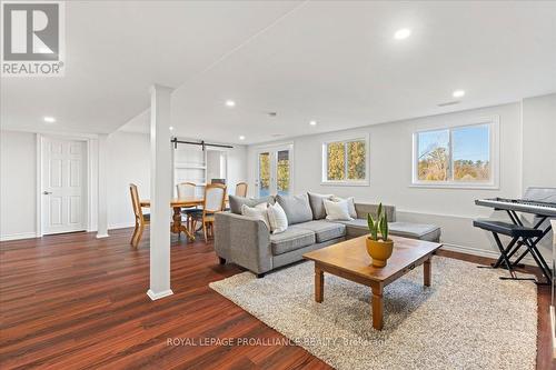 189 Nicholas Street, Quinte West (Murray Ward), ON - Indoor Photo Showing Living Room