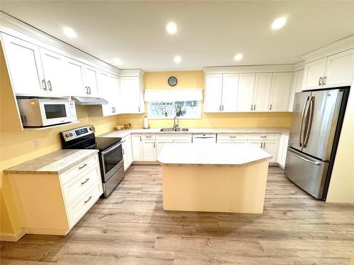 1161 4Th Avenue, Fernie, BC - Indoor Photo Showing Kitchen With Double Sink