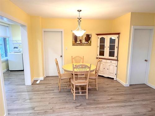 1161 4Th Avenue, Fernie, BC - Indoor Photo Showing Dining Room