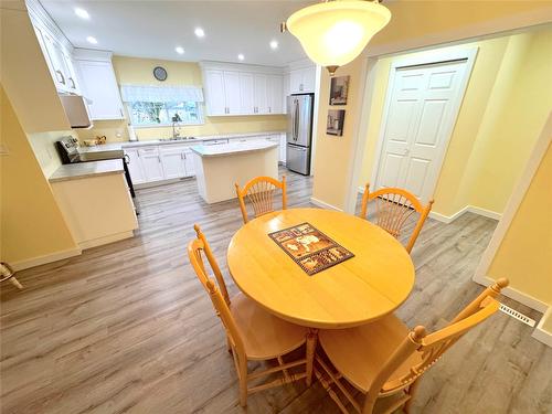 1161 4Th Avenue, Fernie, BC - Indoor Photo Showing Dining Room