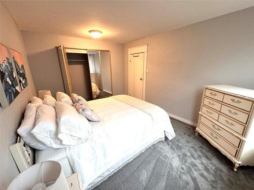 1161 4Th Avenue, Fernie, BC - Indoor Photo Showing Bedroom
