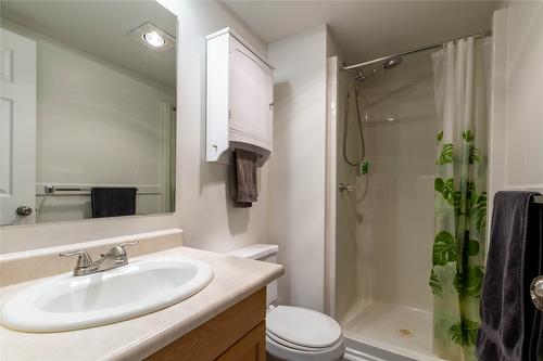 118-505 Browne Road, Vernon, BC - Indoor Photo Showing Bathroom