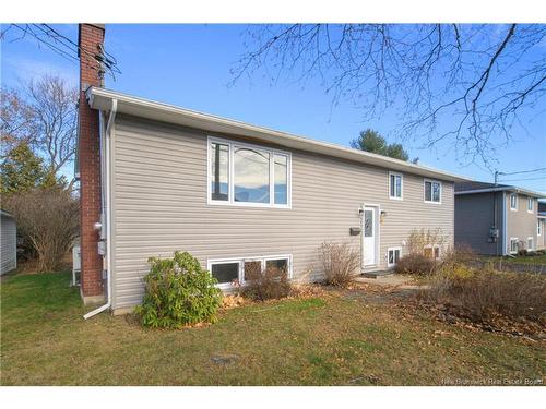 101 Sunset Dr, Fredericton, NB 